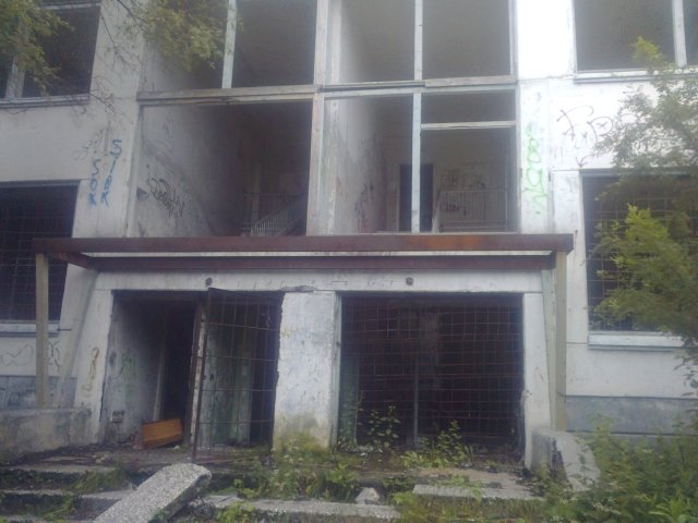 заброшенное здание